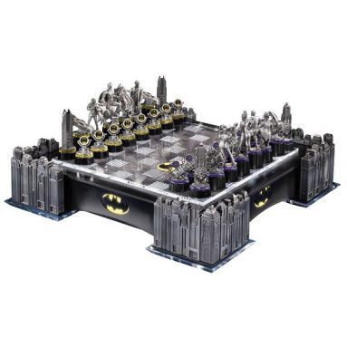 Batman Gotham Cityscape Chess Set